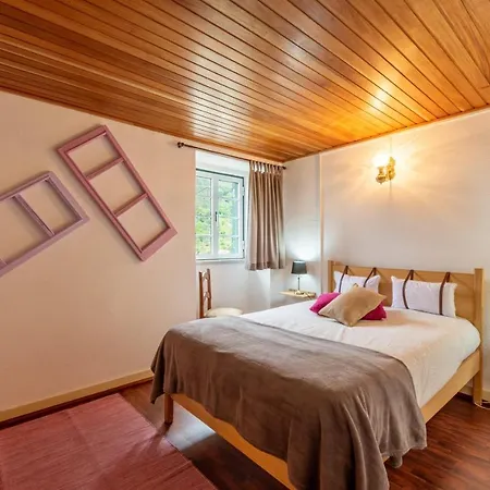 דירה A Casa Da Rapariga De Cabelo Azul