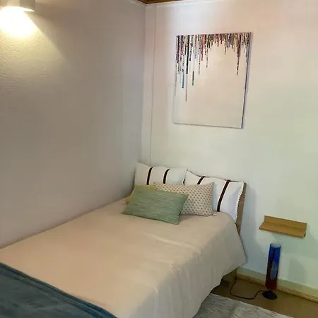 A Casa Da Rapariga De Cabelo Azul מנטגאס