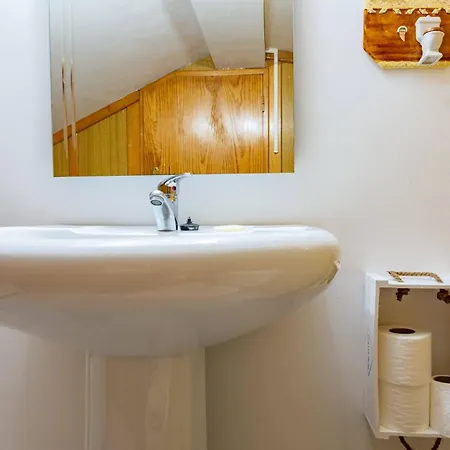 A Casa Da Rapariga De Cabelo Azul *