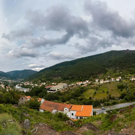 A Casa Da Rapariga De Cabelo Azul מנטגאס