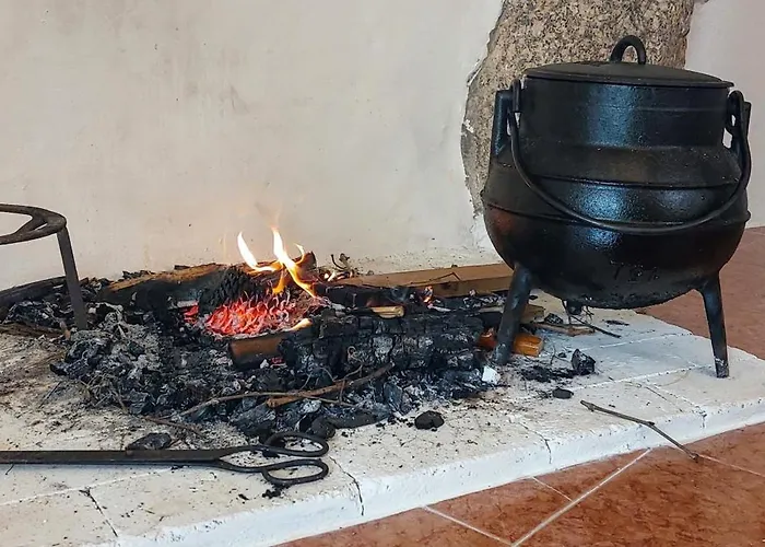 A Casa Da Rapariga De Cabelo Azul Manteigas