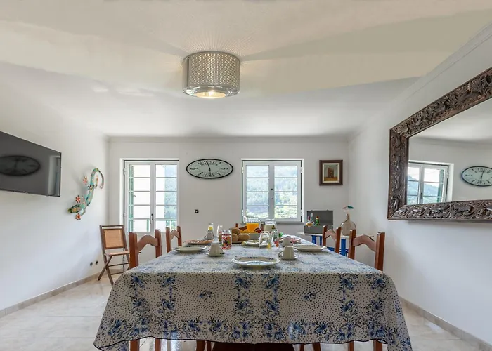 A Casa Da Rapariga De Cabelo Azul Manteigas