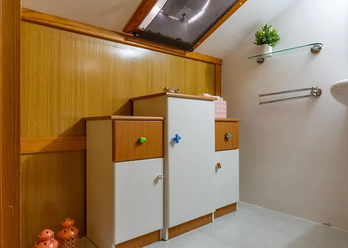 A Casa Da Rapariga De Cabelo Azul * Manteigas