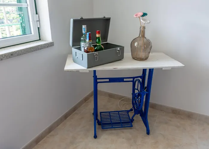 A Casa Da Rapariga De Cabelo Azul Manteigas